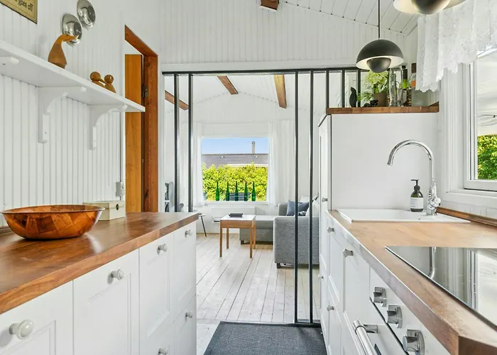 Charming Close To And Forest Дом отдыха