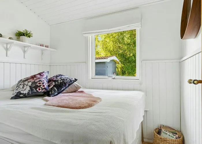 Charming Close To And Forest Vakantiehuis Slagelse